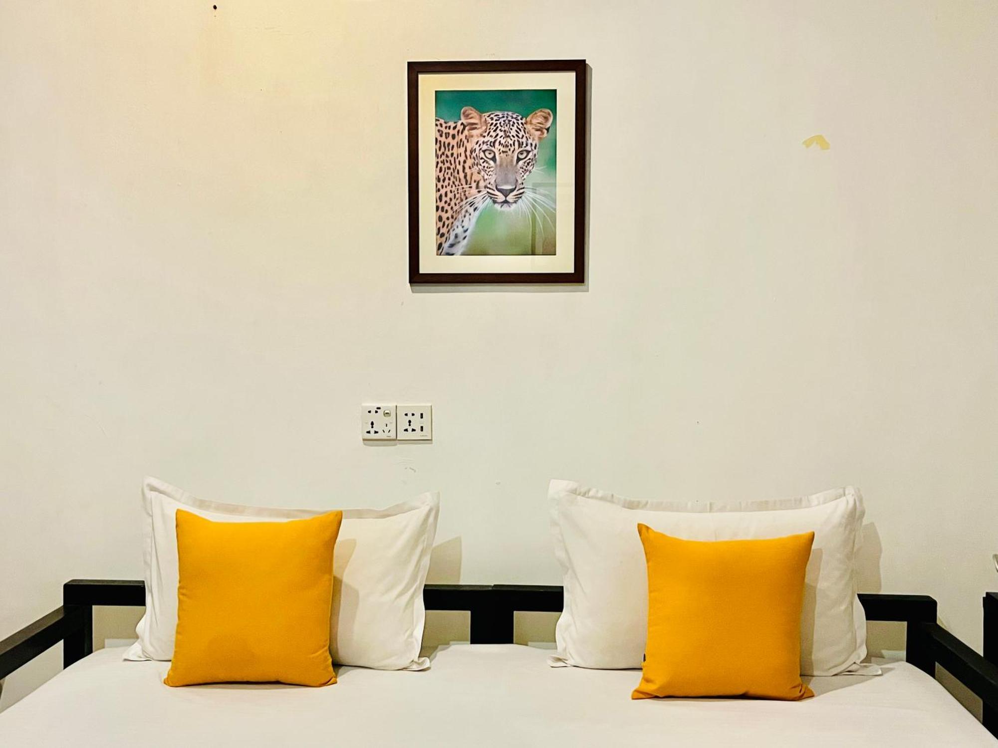 Funky Leopard Safari Lodge Bordering Yala National Park Kataragama Exterior foto