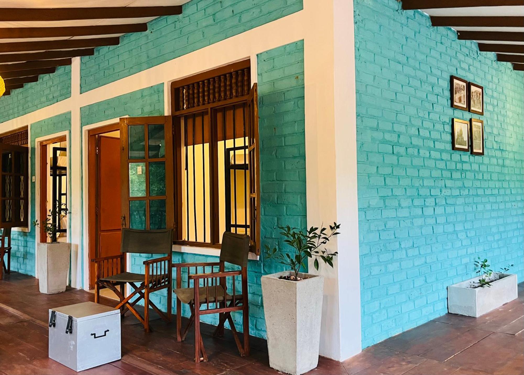 Funky Leopard Safari Lodge Bordering Yala National Park Kataragama Exterior foto