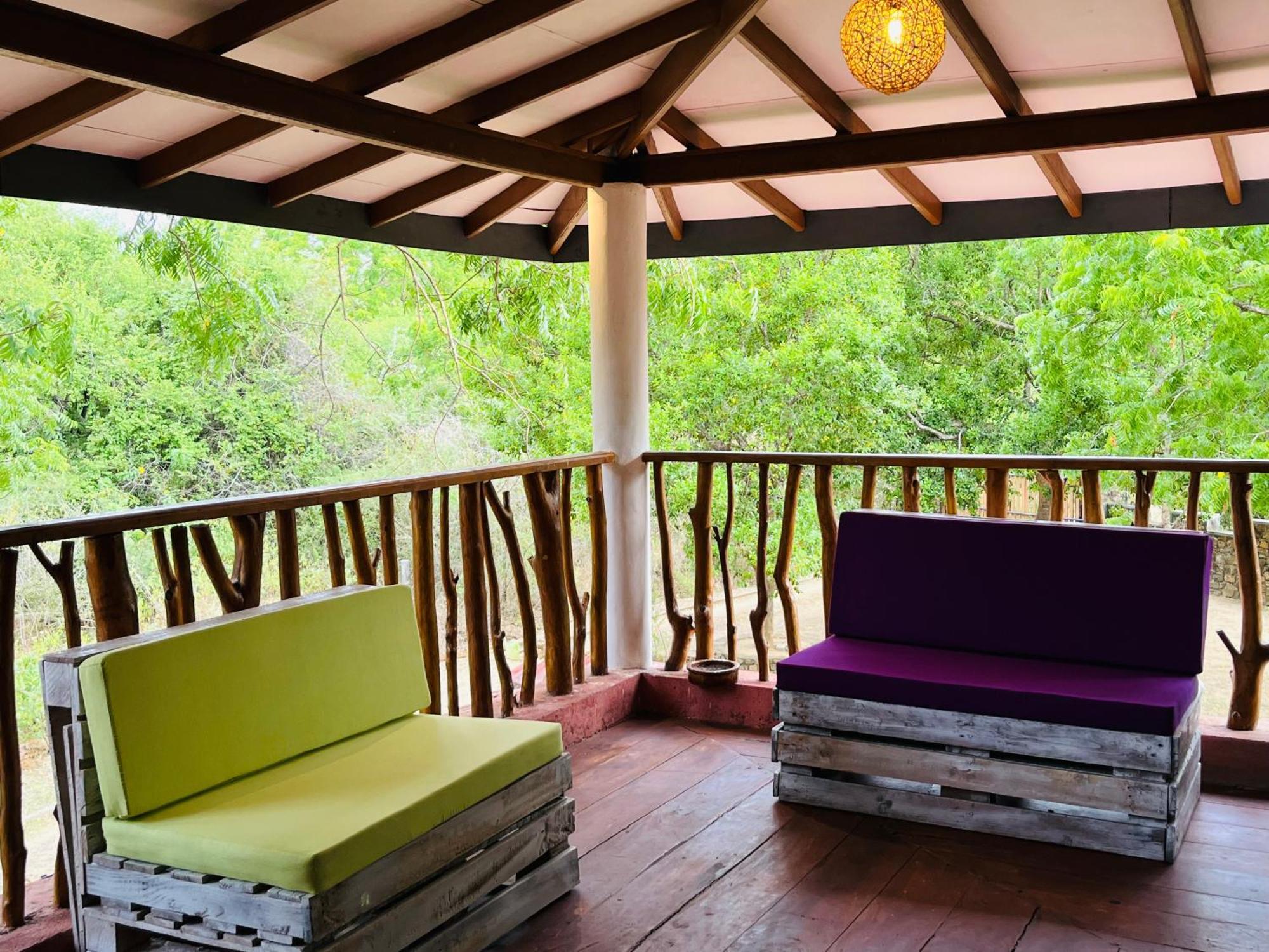 Funky Leopard Safari Lodge Bordering Yala National Park Kataragama Exterior foto